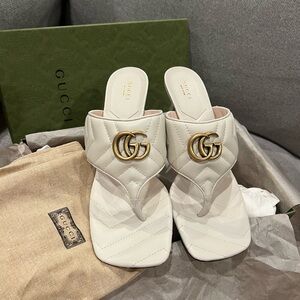 New Gucci Marmont GG white leather sandal heels